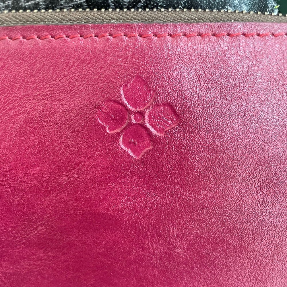 Patricia Nash Tooled Leather Cassini Wristlet - Picture 9 of 15
